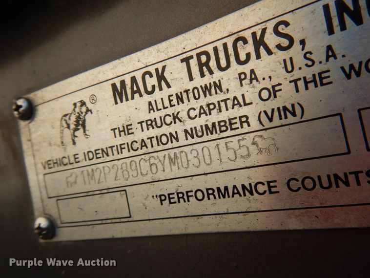 image for item GC9937 2000 Mack RD690S  dump truck