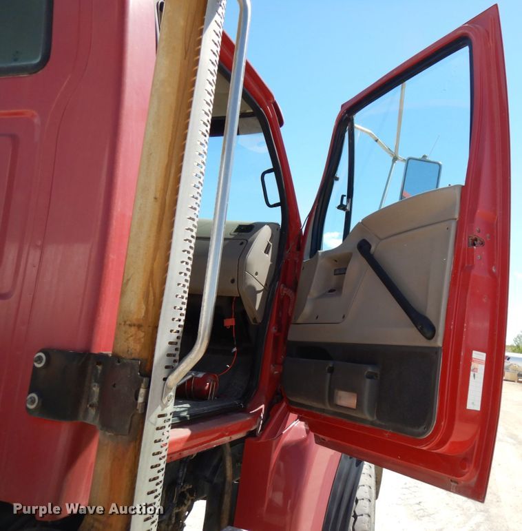 image for item GC9938 2007 Sterling L-Line  ready mix truck