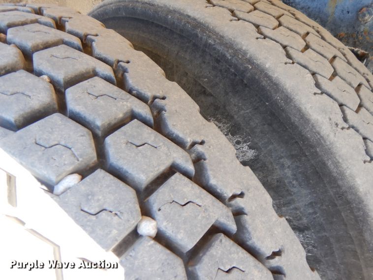 image for item GC9938 2007 Sterling L-Line  ready mix truck