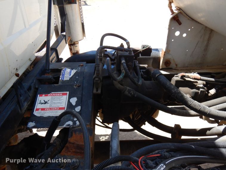 image for item GC9939 2000 Mack RD690S  ready mix truck