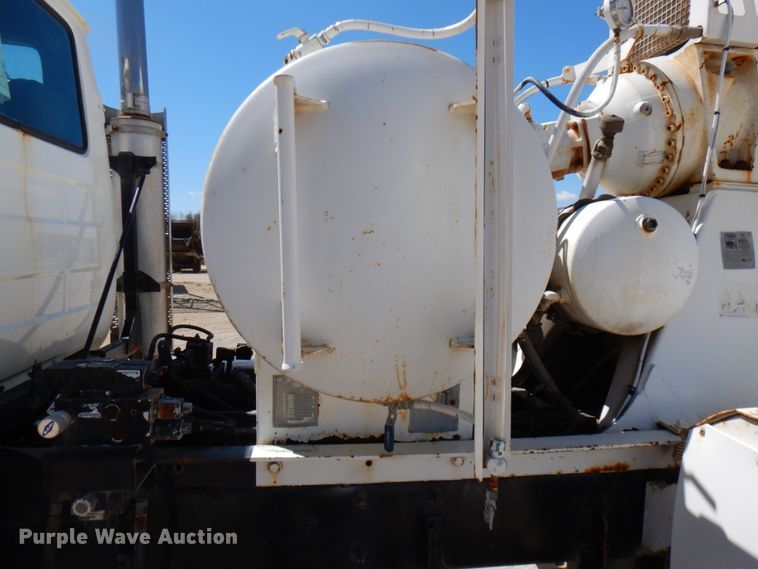 image for item GC9939 2000 Mack RD690S  ready mix truck