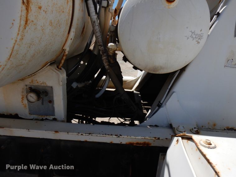 image for item GC9939 2000 Mack RD690S  ready mix truck