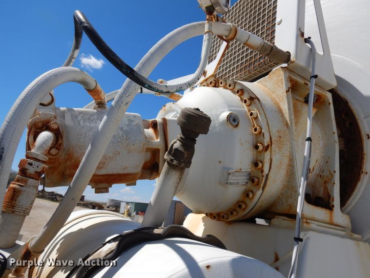 image for item GC9939 2000 Mack RD690S  ready mix truck