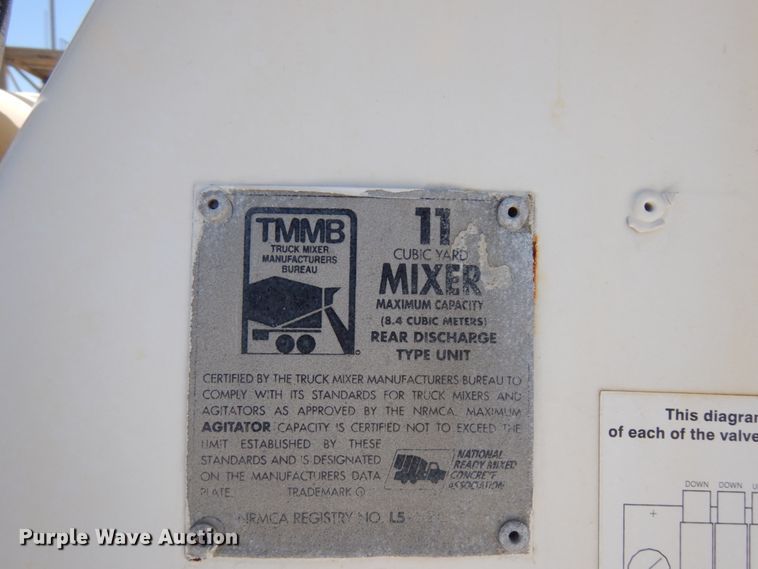 image for item GC9939 2000 Mack RD690S  ready mix truck