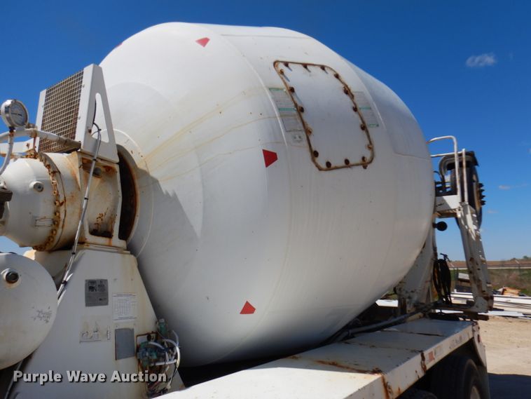 image for item GC9939 2000 Mack RD690S  ready mix truck