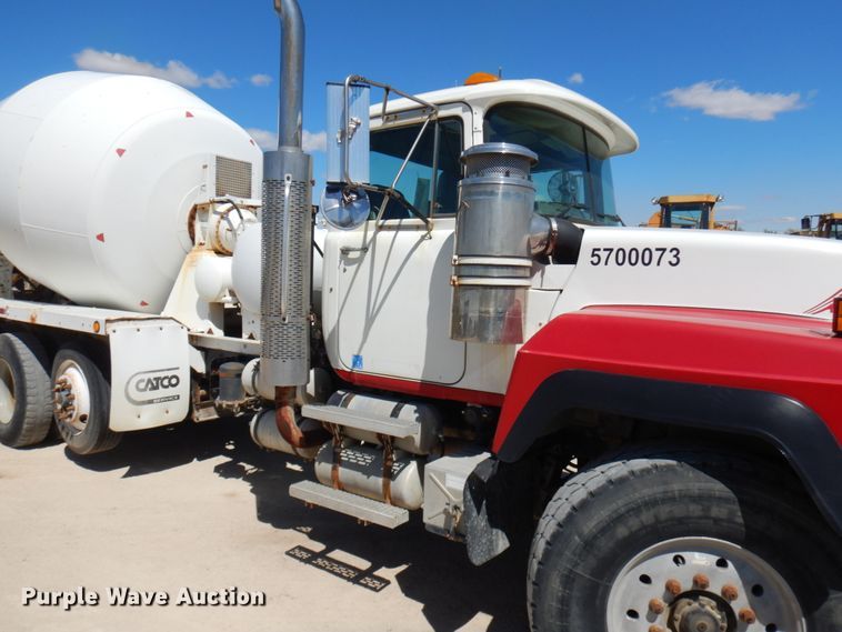 image for item GC9939 2000 Mack RD690S  ready mix truck