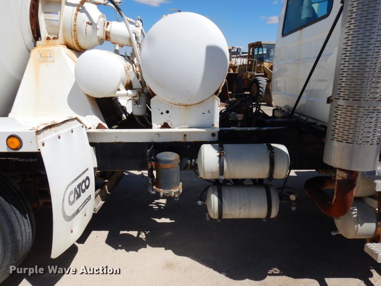 image for item GC9939 2000 Mack RD690S  ready mix truck