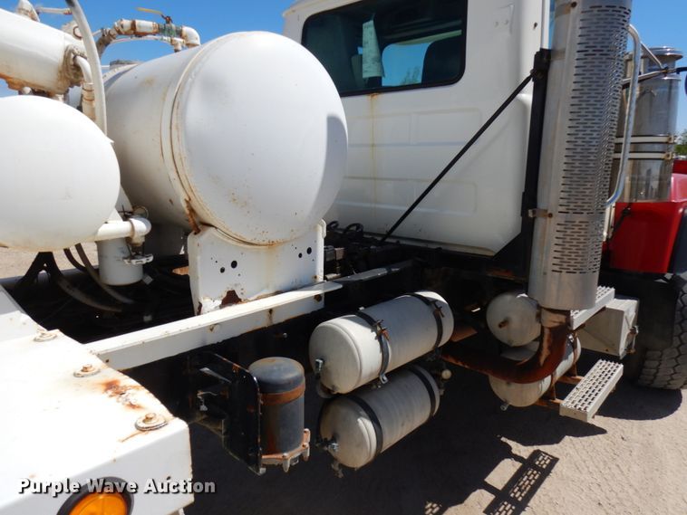 image for item GC9939 2000 Mack RD690S  ready mix truck