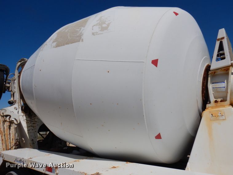 image for item GC9939 2000 Mack RD690S  ready mix truck