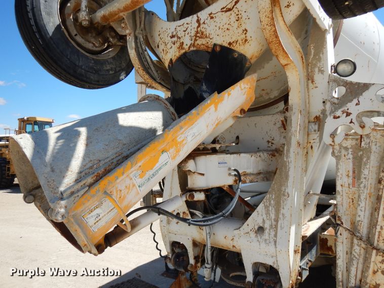 image for item GC9939 2000 Mack RD690S  ready mix truck