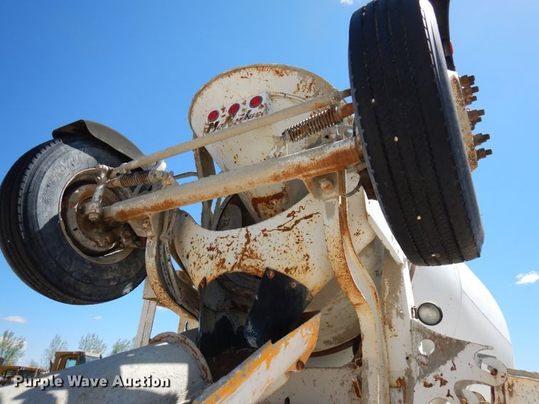 image for item GC9939 2000 Mack RD690S  ready mix truck