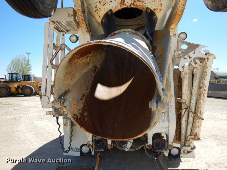 image for item GC9939 2000 Mack RD690S  ready mix truck