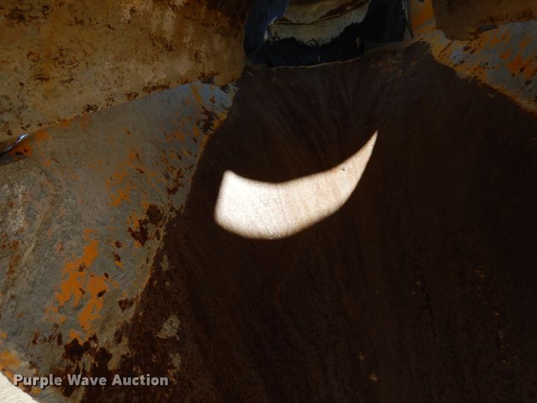 image for item GC9939 2000 Mack RD690S  ready mix truck