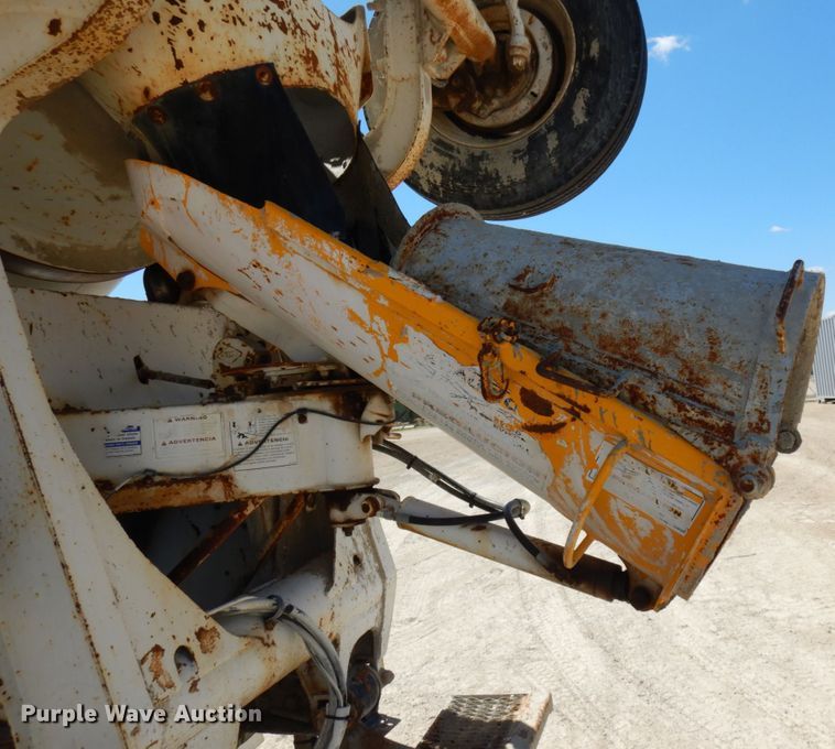 image for item GC9939 2000 Mack RD690S  ready mix truck