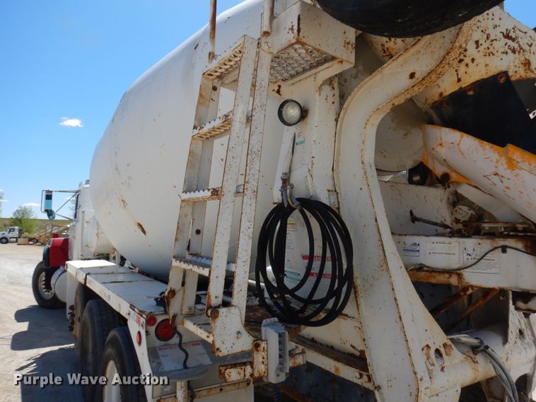 image for item GC9939 2000 Mack RD690S  ready mix truck