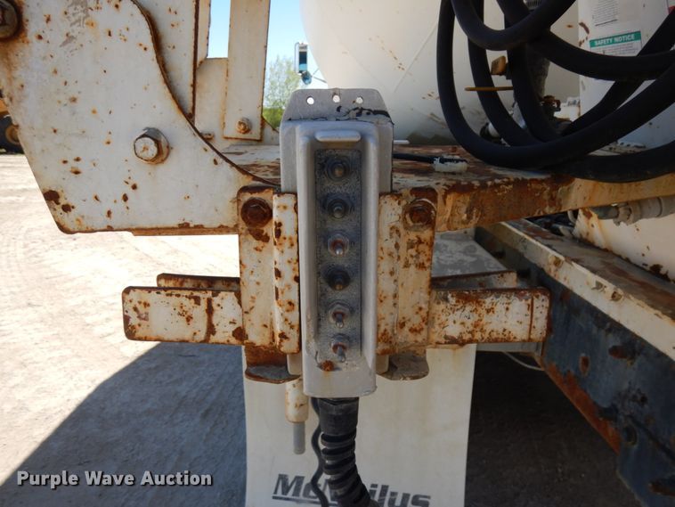 image for item GC9939 2000 Mack RD690S  ready mix truck