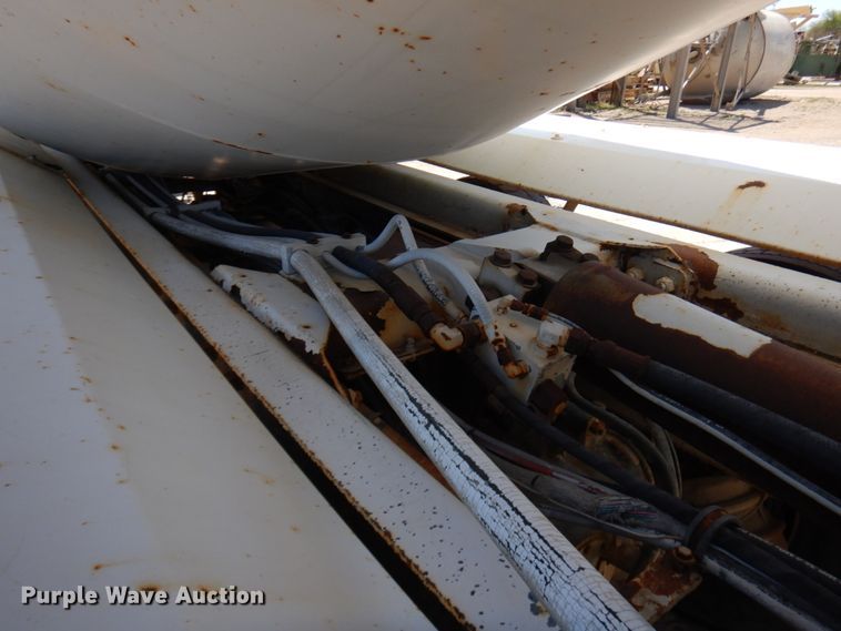 image for item GC9939 2000 Mack RD690S  ready mix truck