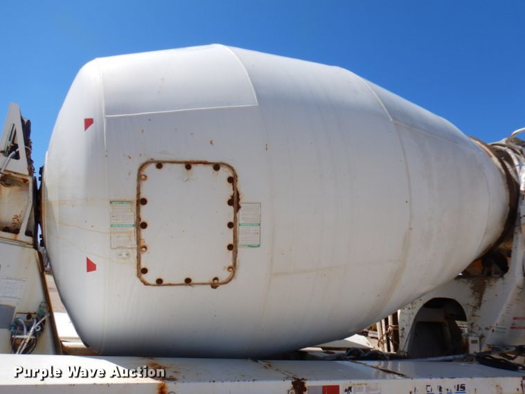 image for item GC9939 2000 Mack RD690S  ready mix truck