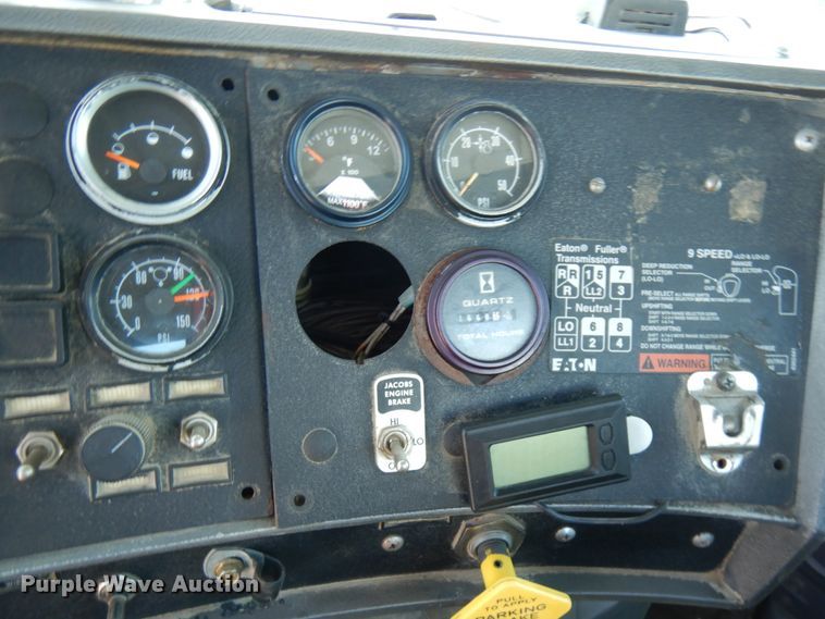 image for item GC9939 2000 Mack RD690S  ready mix truck