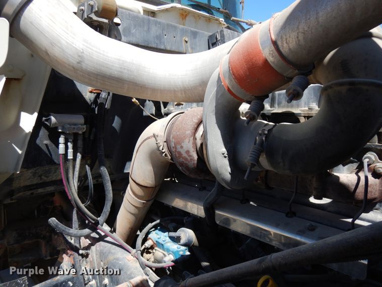 image for item GC9939 2000 Mack RD690S  ready mix truck