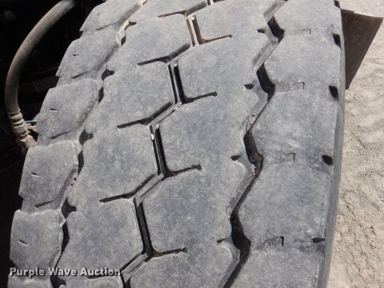 image for item GC9939 2000 Mack RD690S  ready mix truck