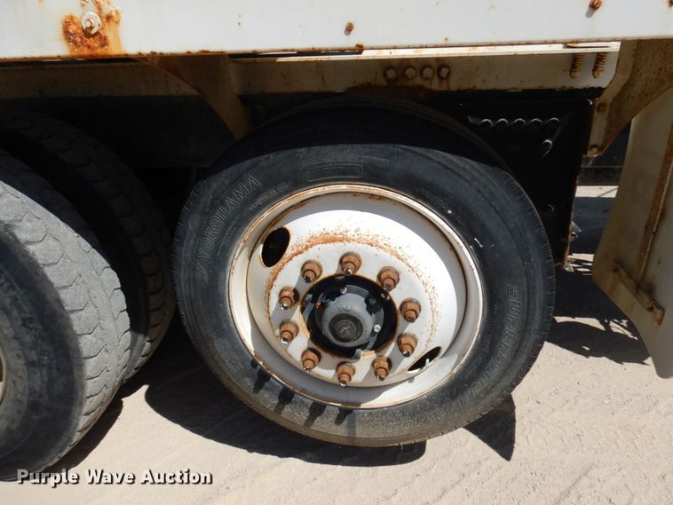 image for item GC9939 2000 Mack RD690S  ready mix truck