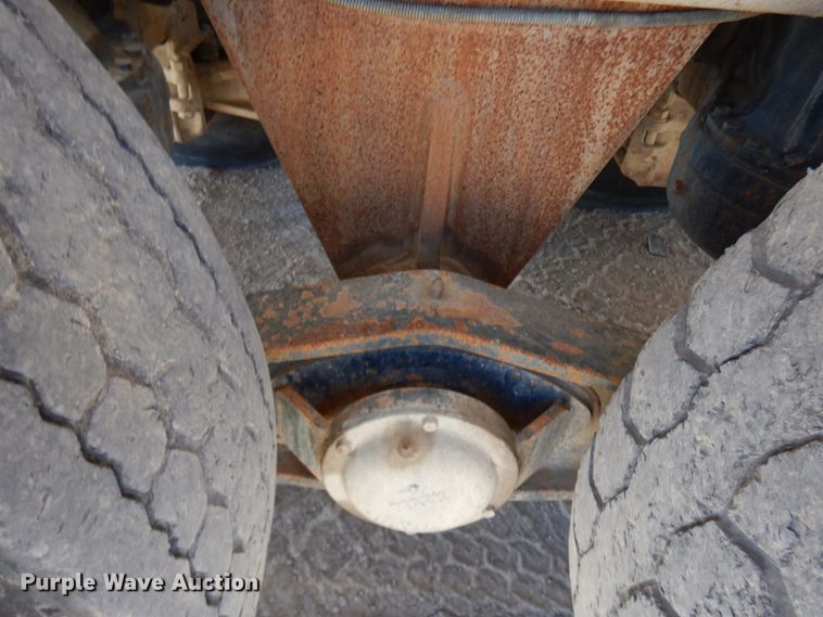 image for item GC9939 2000 Mack RD690S  ready mix truck