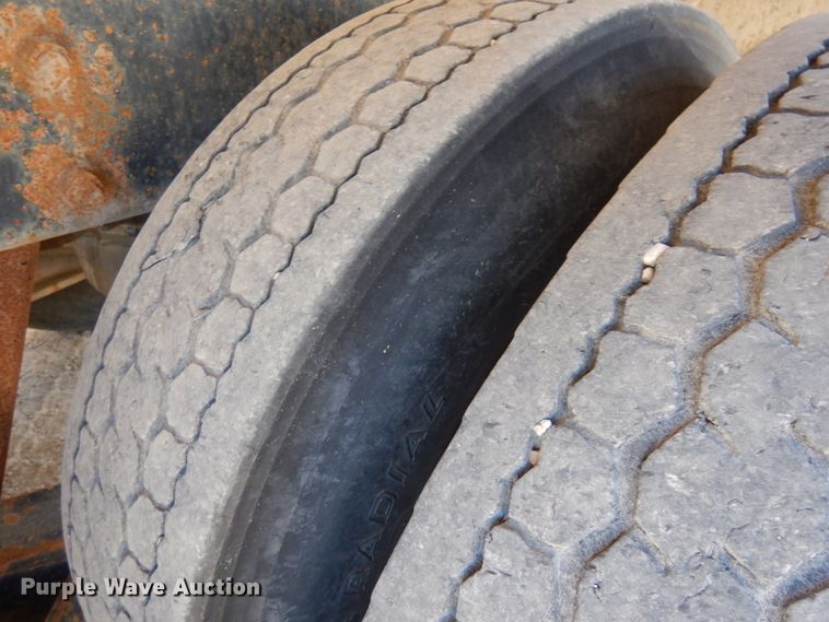 image for item GC9939 2000 Mack RD690S  ready mix truck