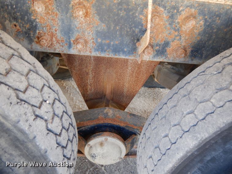 image for item GC9939 2000 Mack RD690S  ready mix truck