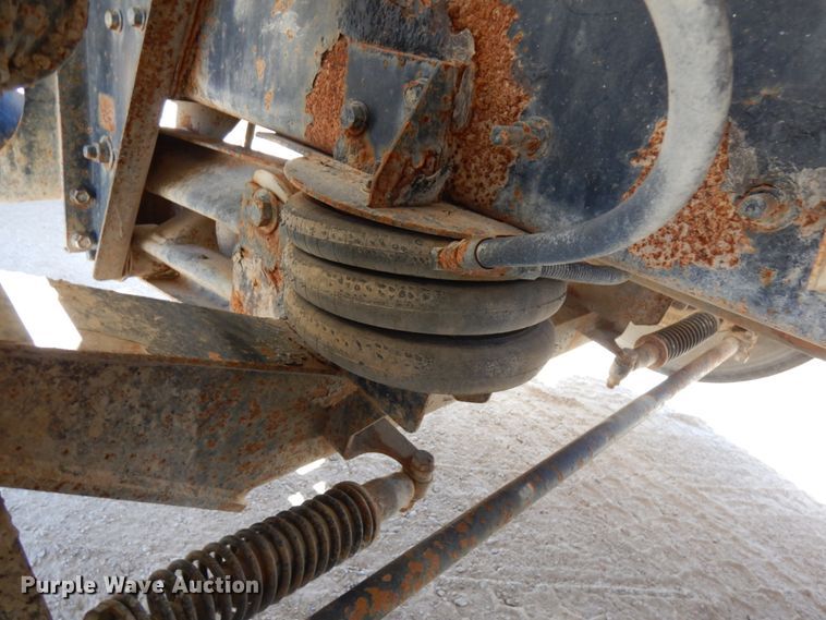 image for item GC9939 2000 Mack RD690S  ready mix truck