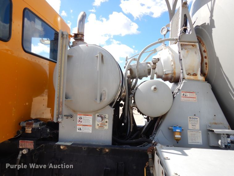 image for item GC9940 2005 Kenworth W900  ready mix truck