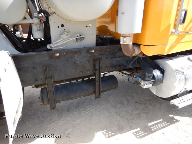 image for item GC9940 2005 Kenworth W900  ready mix truck