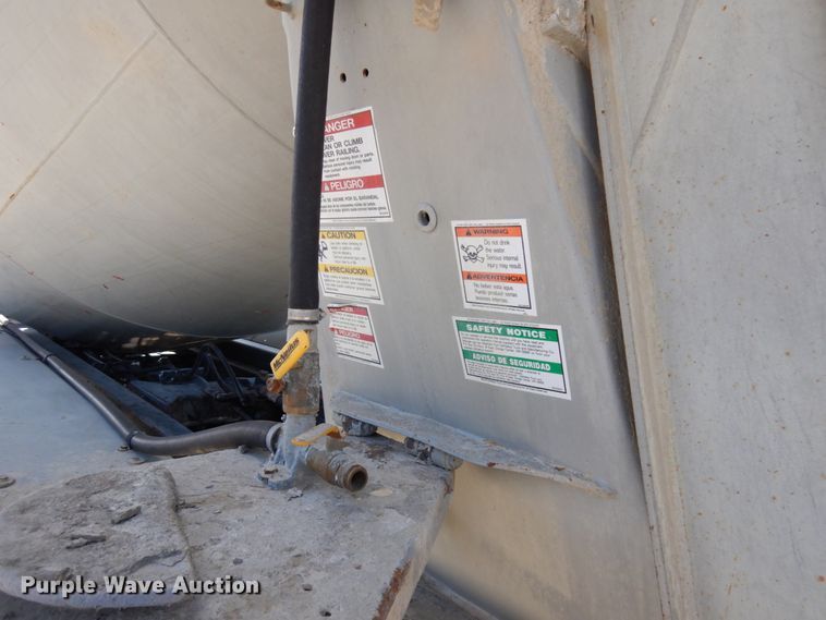 image for item GC9940 2005 Kenworth W900  ready mix truck