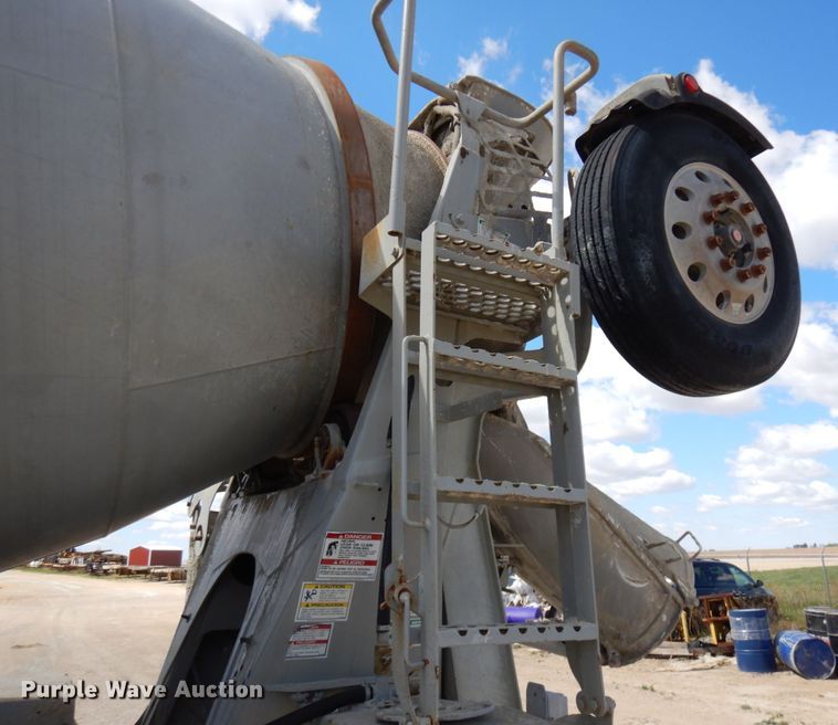 image for item GC9940 2005 Kenworth W900  ready mix truck