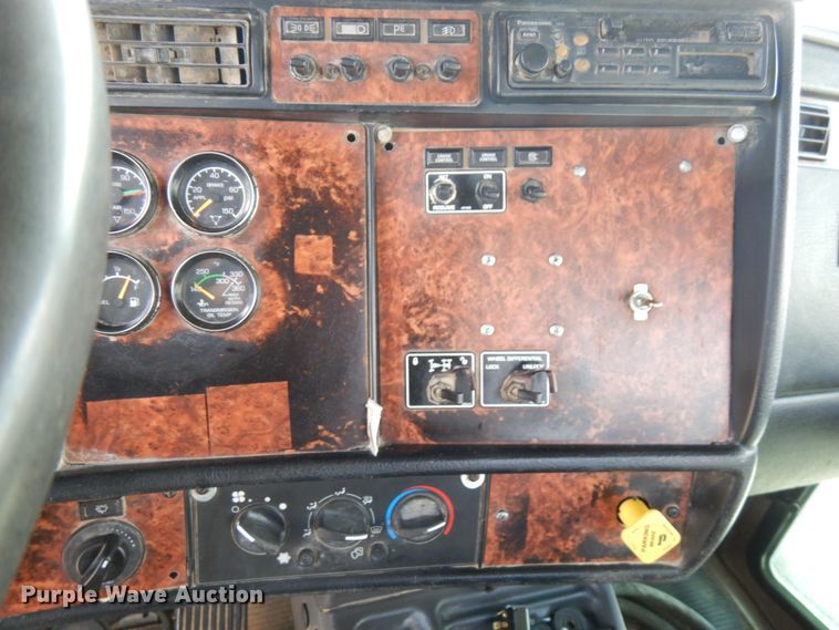 image for item GC9940 2005 Kenworth W900  ready mix truck