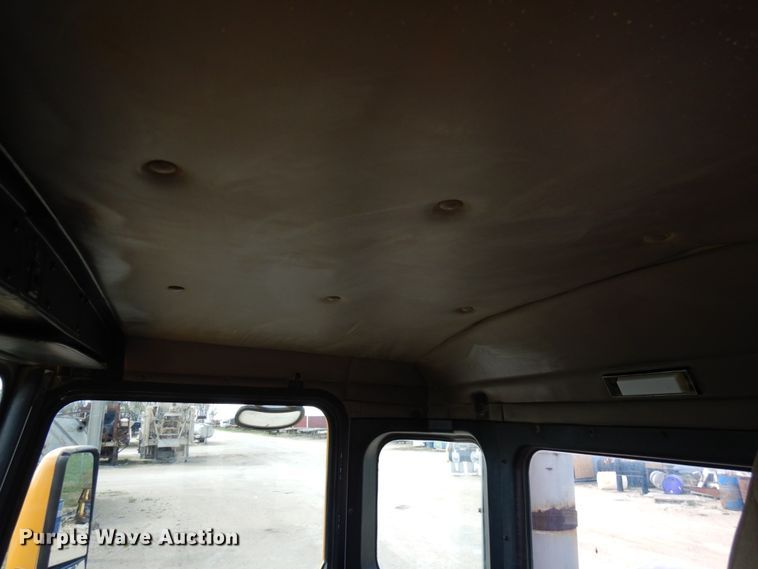 image for item GC9940 2005 Kenworth W900  ready mix truck