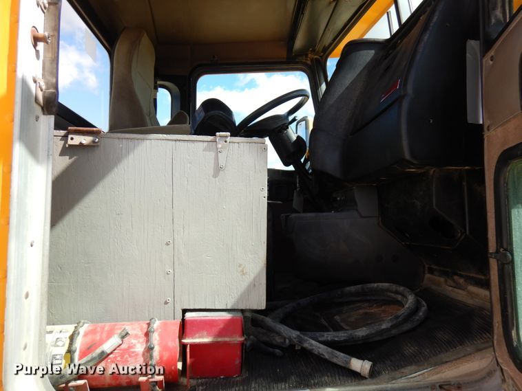 image for item GC9940 2005 Kenworth W900  ready mix truck