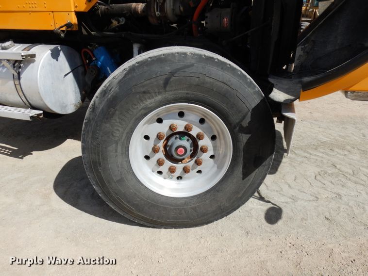 image for item GC9940 2005 Kenworth W900  ready mix truck