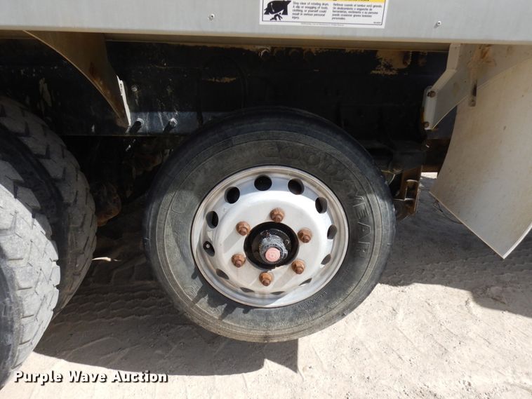 image for item GC9940 2005 Kenworth W900  ready mix truck