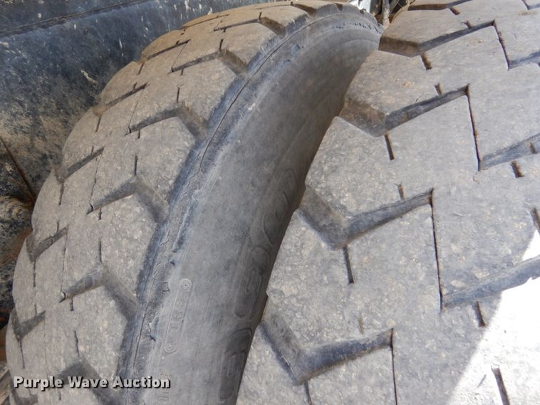 image for item GC9940 2005 Kenworth W900  ready mix truck