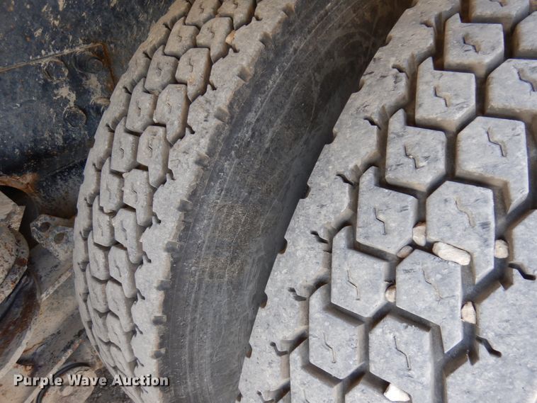 image for item GC9940 2005 Kenworth W900  ready mix truck