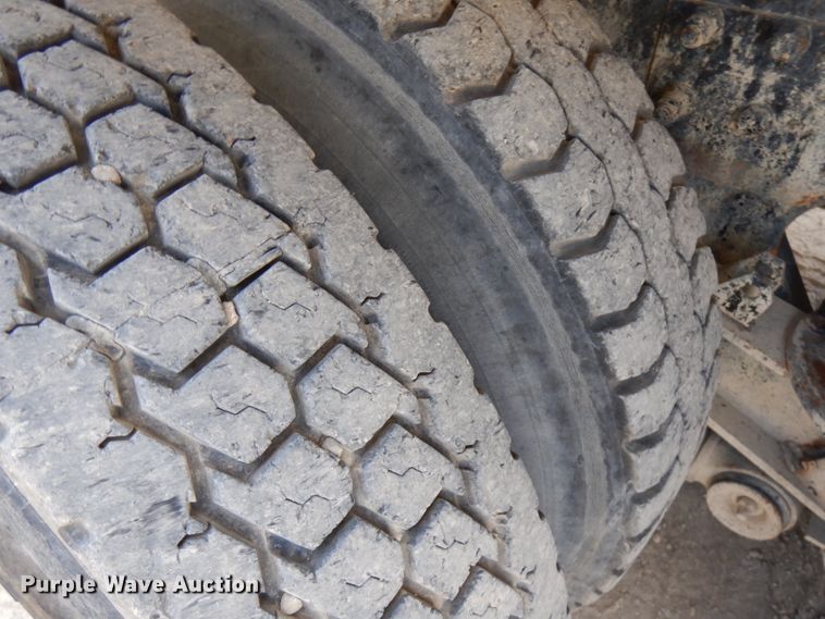 image for item GC9940 2005 Kenworth W900  ready mix truck