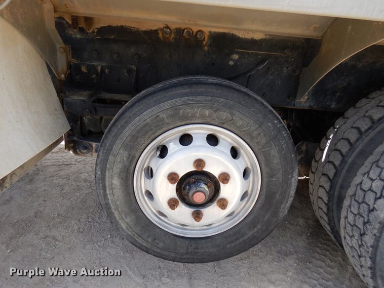 image for item GC9940 2005 Kenworth W900  ready mix truck