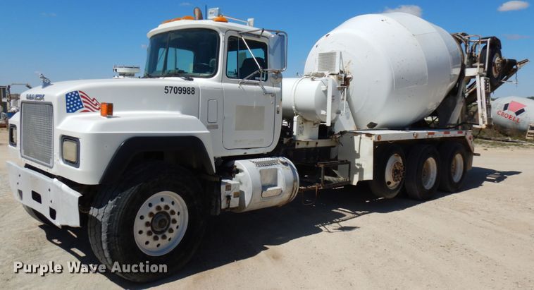 image for item GC9941 1999 Mack RD690S  ready mix truck
