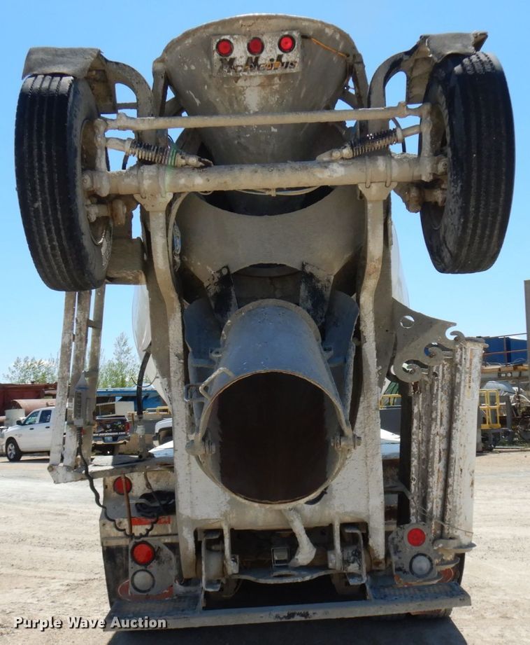 image for item GC9941 1999 Mack RD690S  ready mix truck