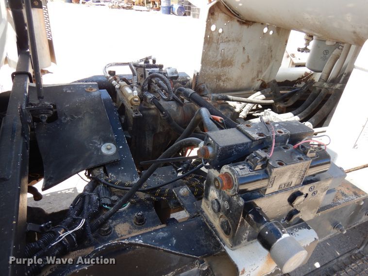 image for item GC9941 1999 Mack RD690S  ready mix truck