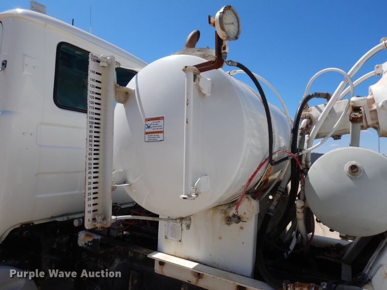 image for item GC9941 1999 Mack RD690S  ready mix truck