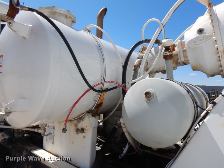 image for item GC9941 1999 Mack RD690S  ready mix truck