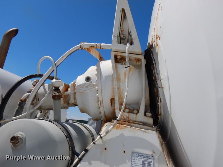 image for item GC9941 1999 Mack RD690S  ready mix truck