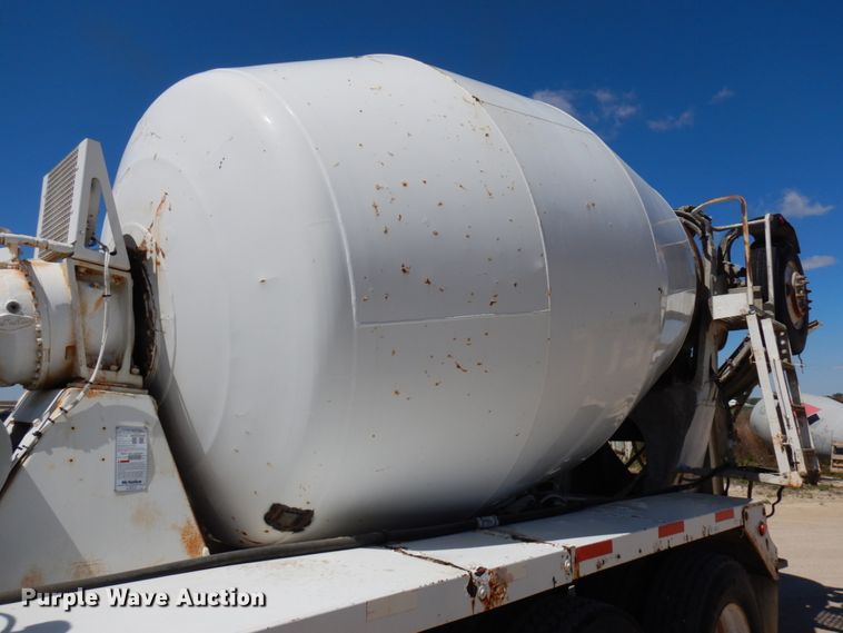 image for item GC9941 1999 Mack RD690S  ready mix truck